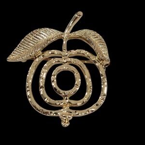 Sarah Coventry Apple Brooch Pin Gold Tone Hammered Vintage Open Work Teacher